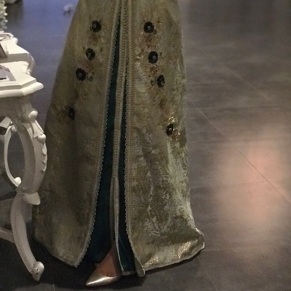 Meet your Posher, Najat - Picture 1 of 1